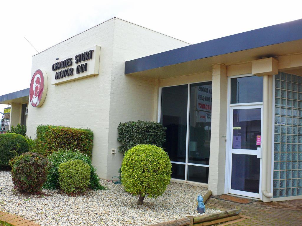 ويست وايالونج Charles Sturt Motor Inn المظهر الخارجي الصورة